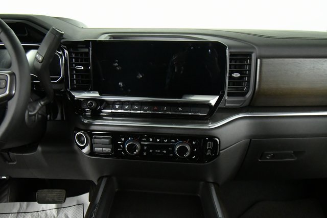 2025 Chevrolet Silverado 3500HD High Country photo 3