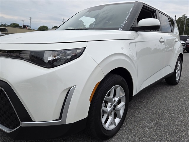 2024 Kia Soul LX photo 19