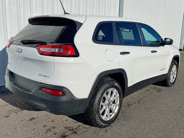 2017 Jeep Cherokee Sport photo 3