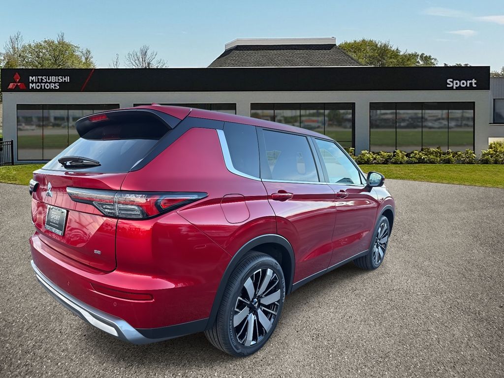 2025 Mitsubishi Outlander SE photo 3