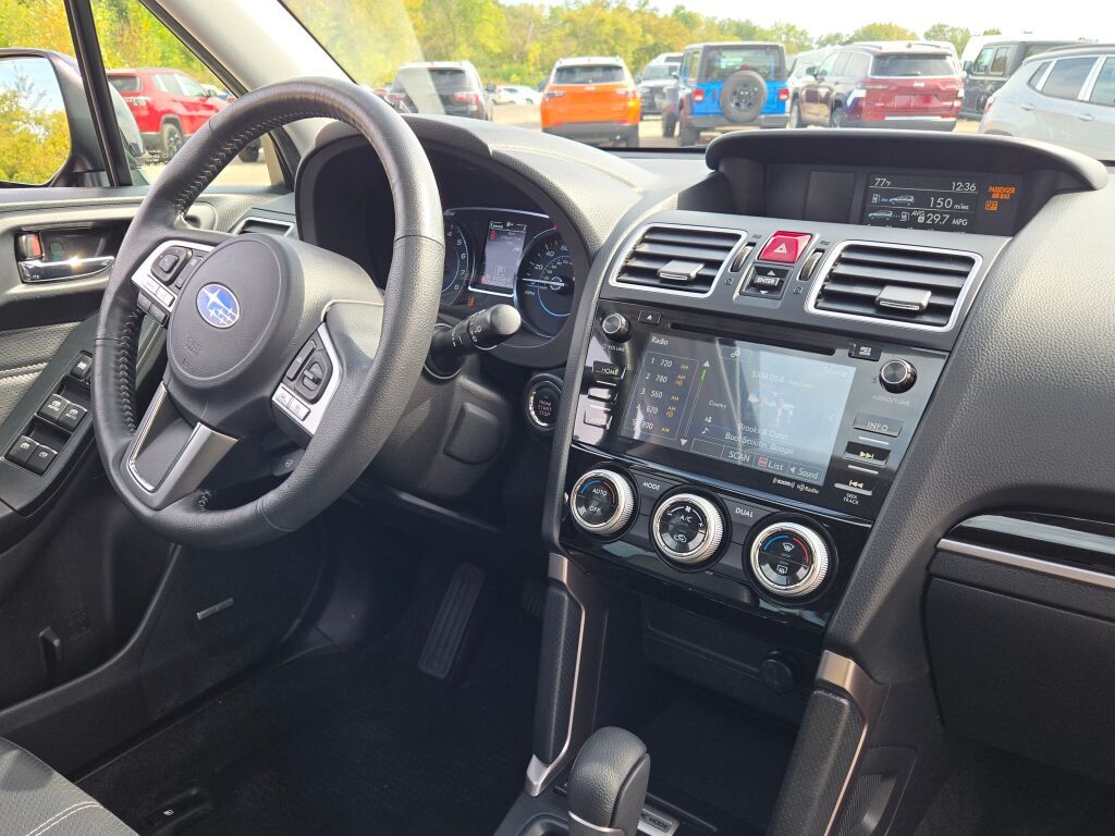 2018 Subaru Forester 2.5i Touring photo 2