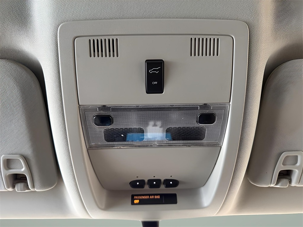 2011 Cadillac Escalade Base photo 21