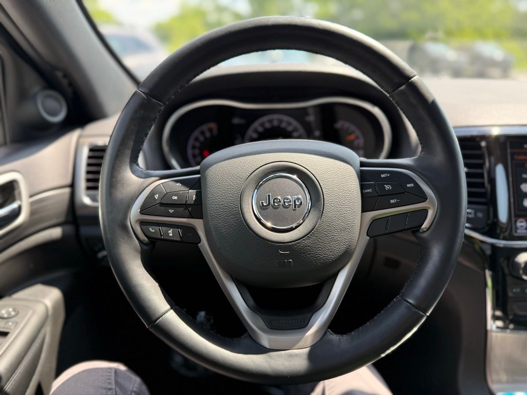 Used 2022 Red Jeep Laredo X image 14