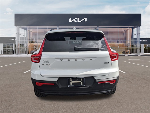 2024 Volvo XC40 Core photo 4