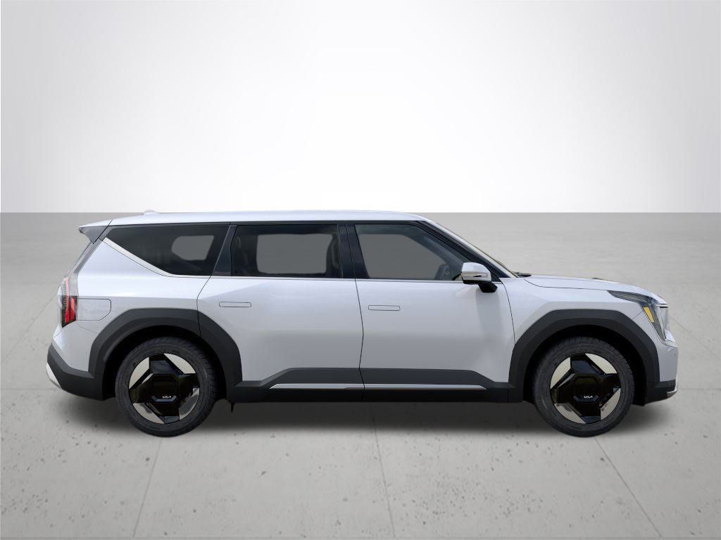 2026 Kia EV9 Light Long Range photo 7