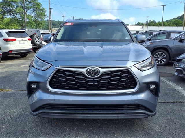 2020 Toyota Highlander XLE photo 2