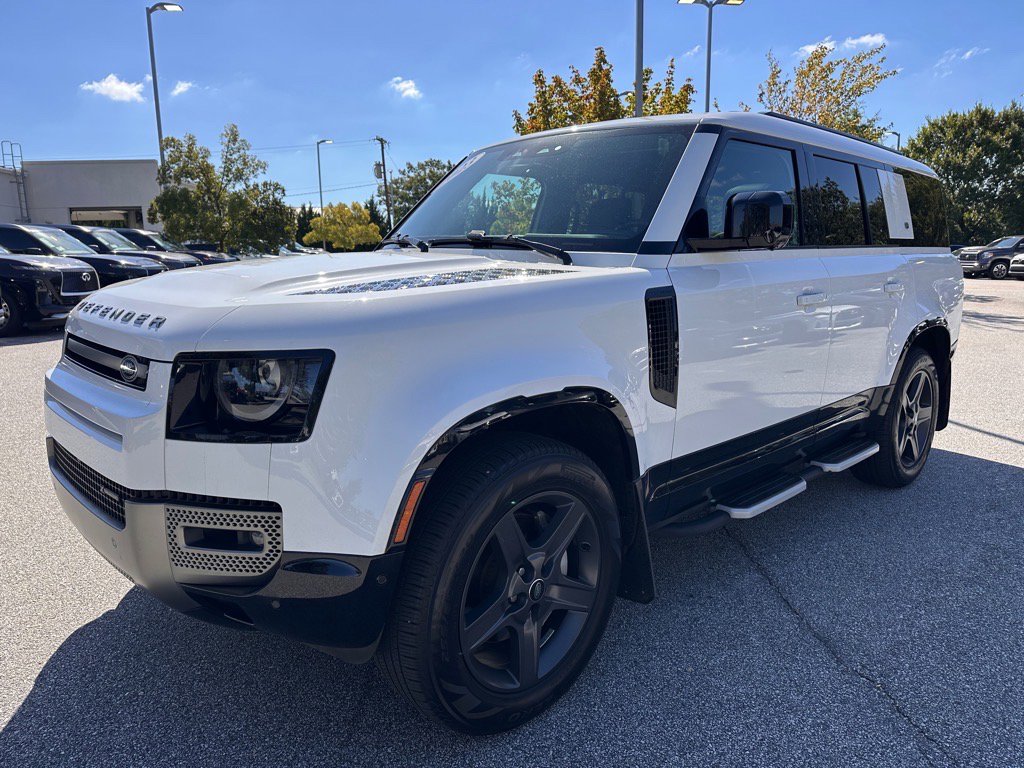 2023 Land Rover Defender 130 X-Dynamic SE photo 7