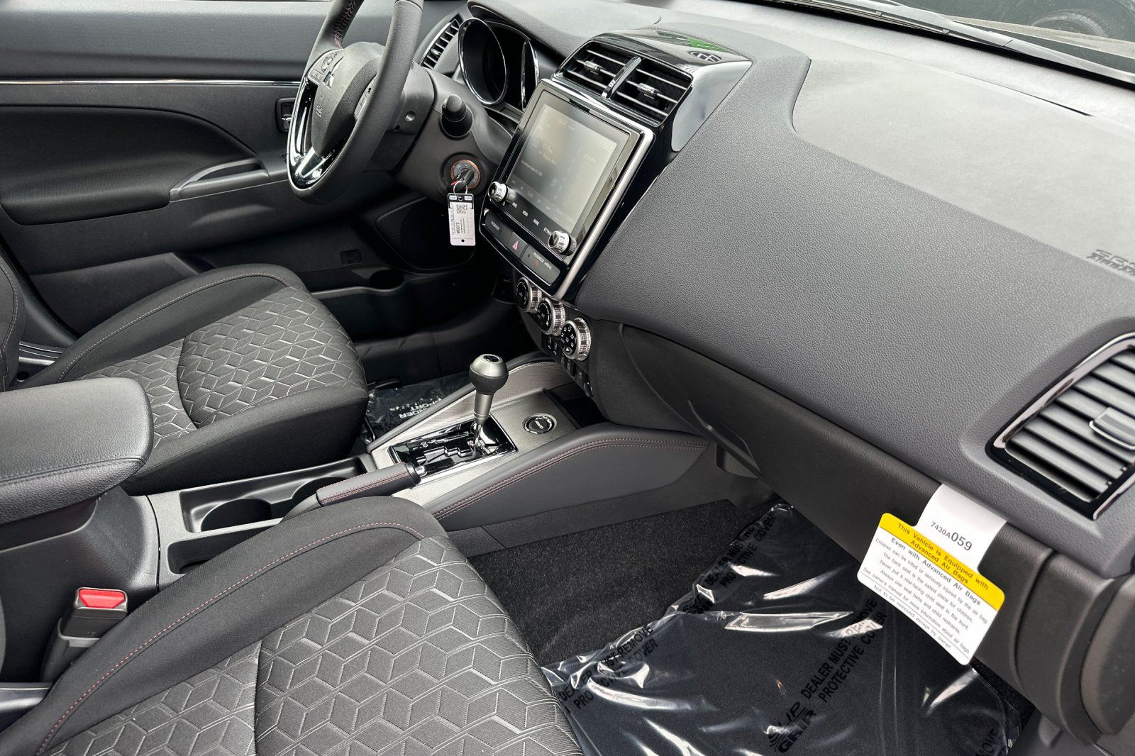 2025 Mitsubishi Outlander Sport S photo 5