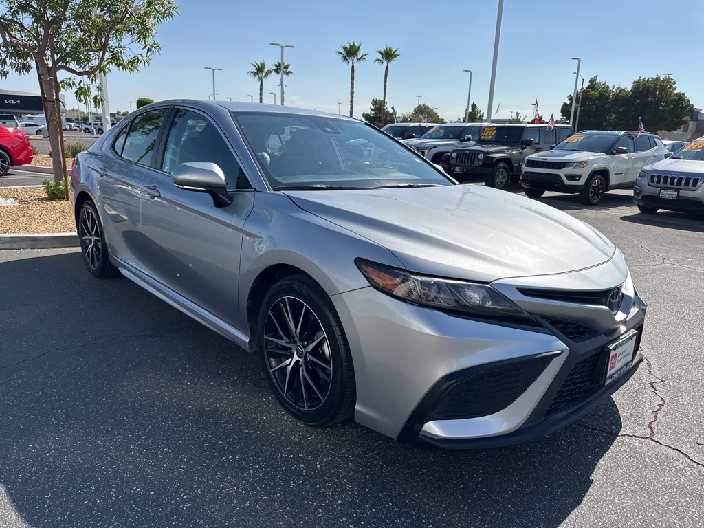 2024 Toyota Camry SE photo 4