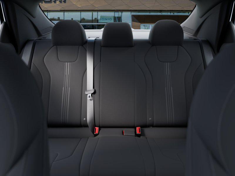 2025 Hyundai Elantra SEL Sport photo 12