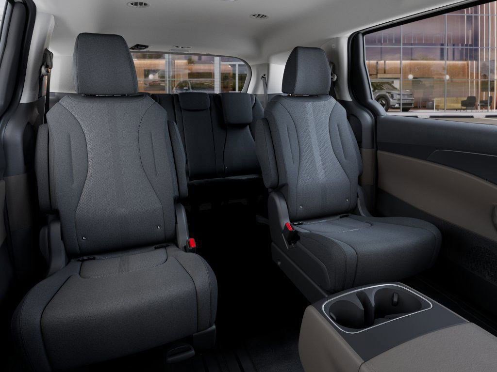 2026 Kia Carnival LX photo 15