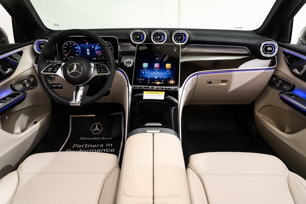 2025 Mercedes Benz GLC 300 4MATIC photo 7