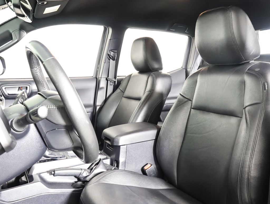 2019 Toyota Tacoma TRD Off-Road photo 7
