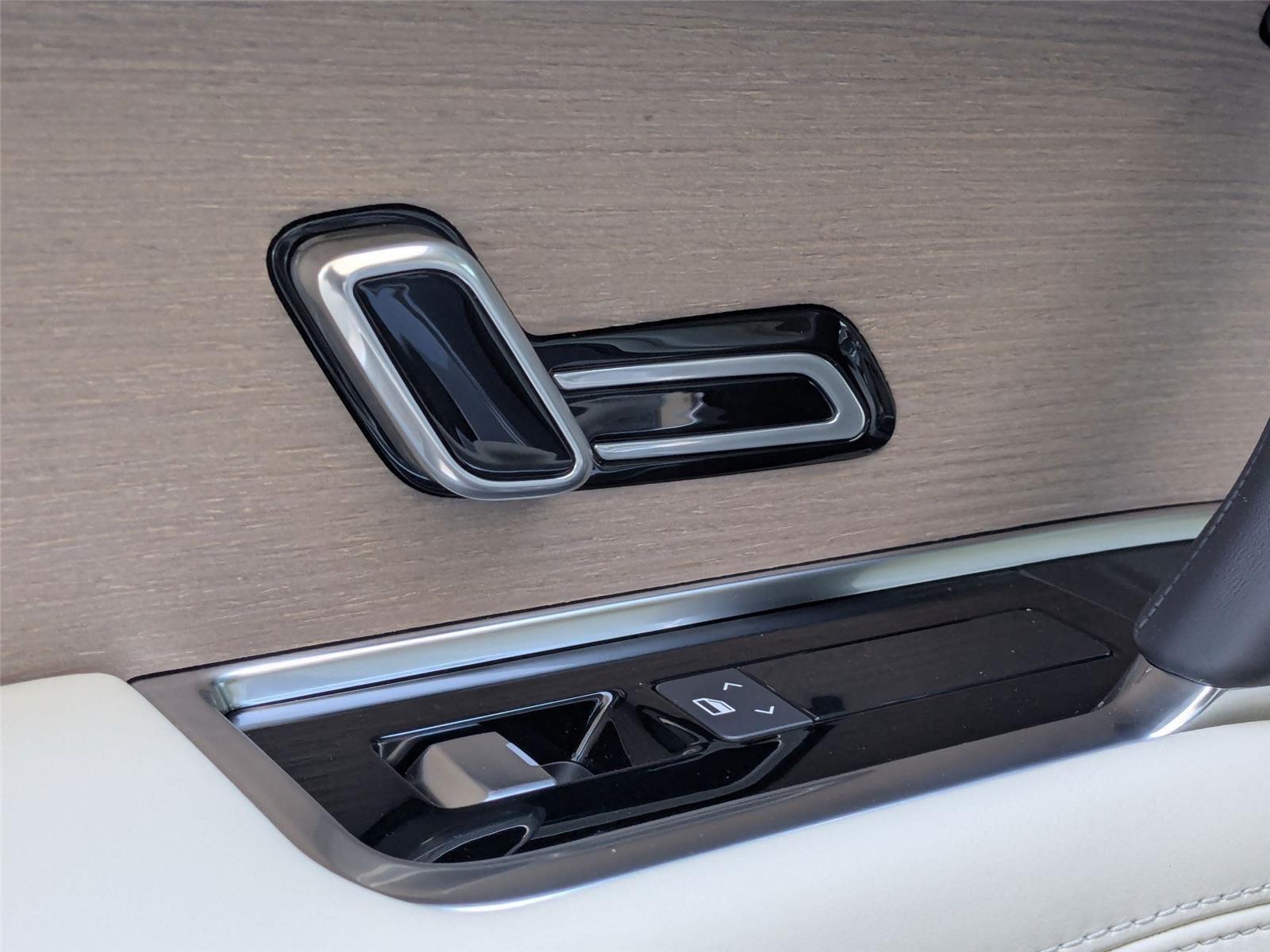 2025 Land Rover Range Rover SE photo 20