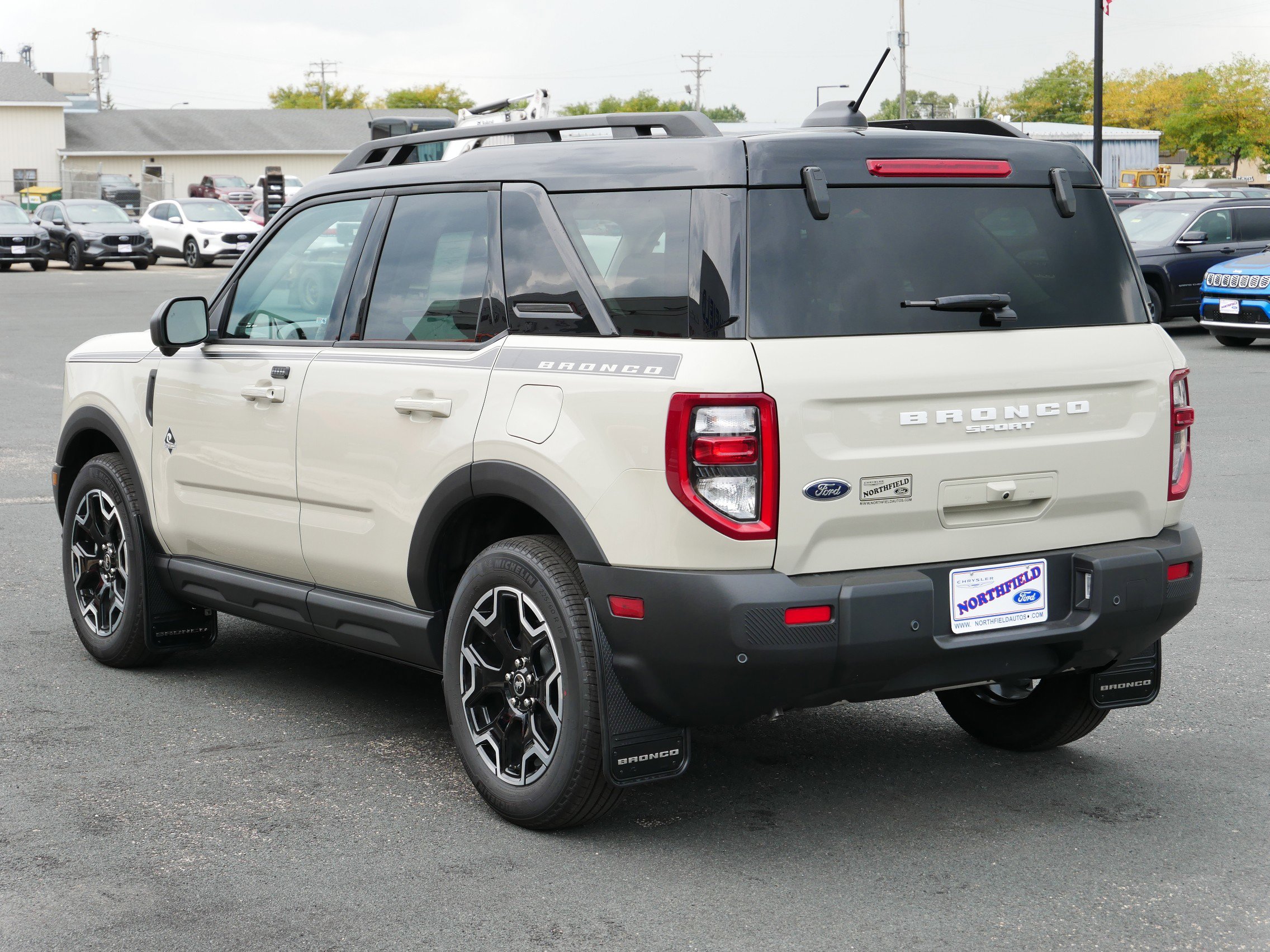 2025 Ford Bronco Sport Outer Banks photo 3