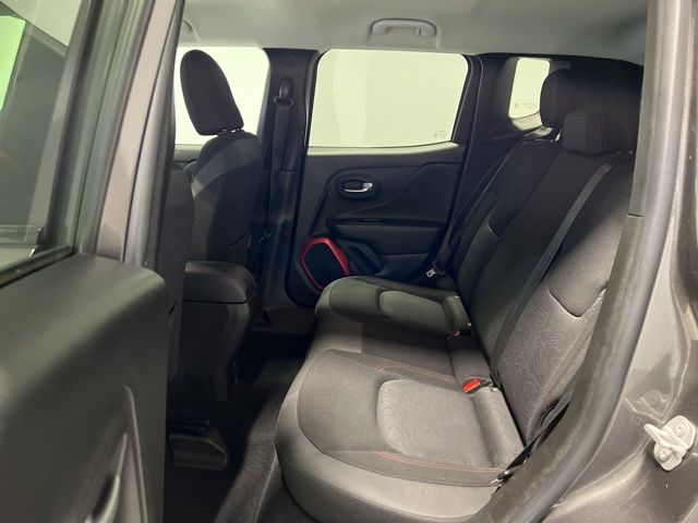 2017 Jeep Renegade Trailhawk photo 17