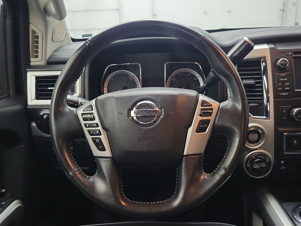 2017 Nissan Titan PRO-4X photo 10