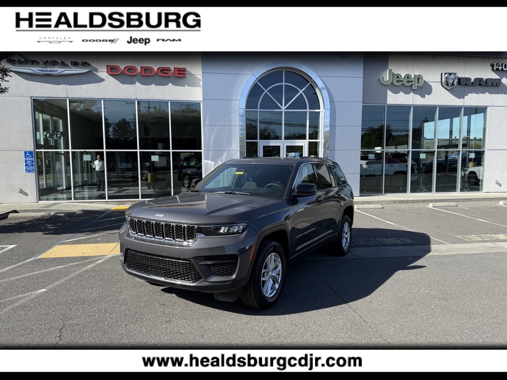 2025 Jeep Grand Cherokee Laredo's photo