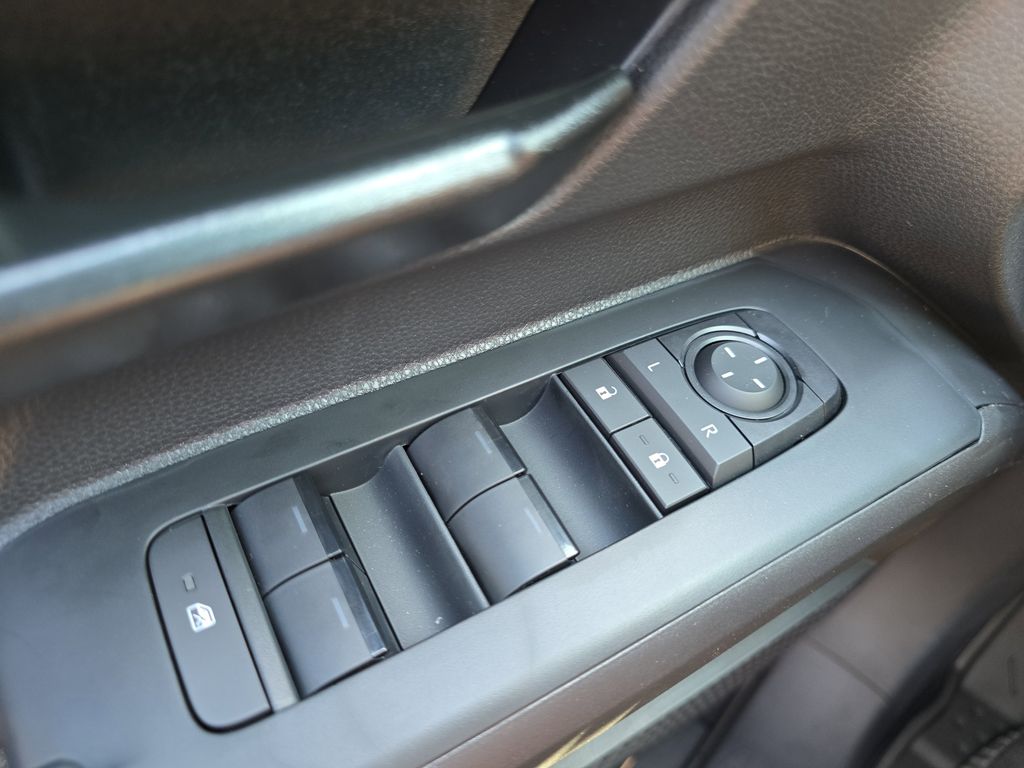 2025 Toyota Tacoma SR5 photo 25