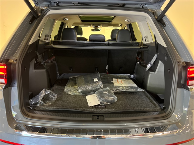 2026 Volkswagen Atlas SEL Premium R-Line photo 5