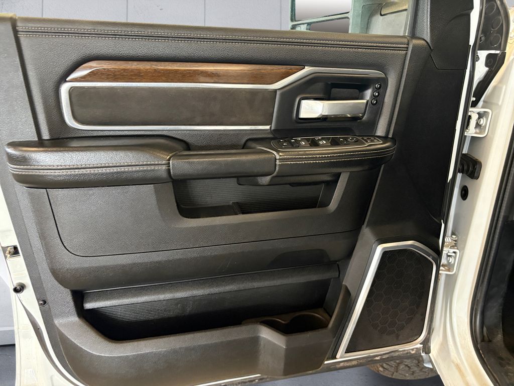 2024 Ram 2500 Laramie photo 12