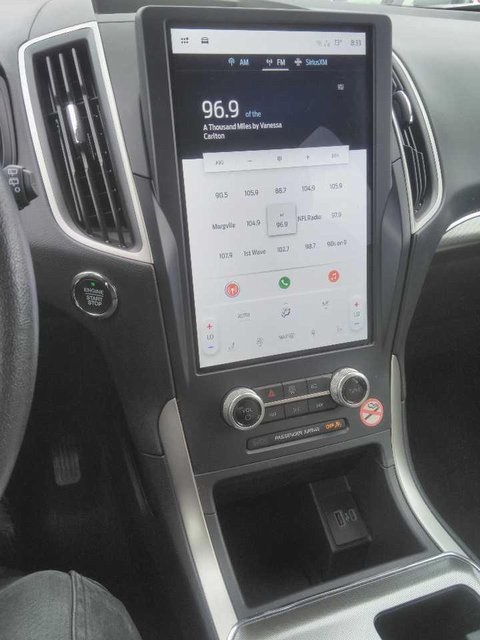2022 Ford Edge SEL photo 7