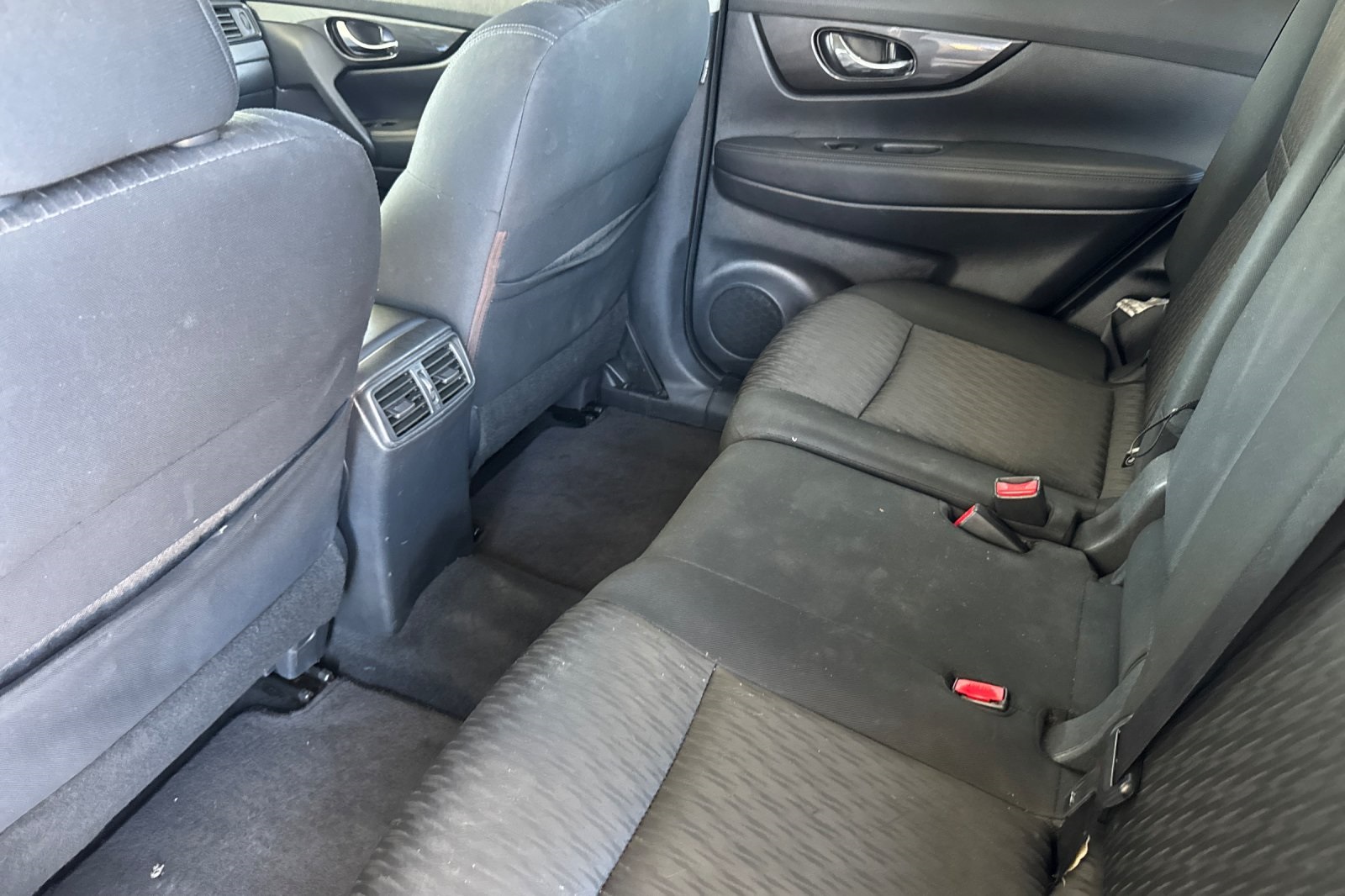 2018 Nissan Rogue S photo 10