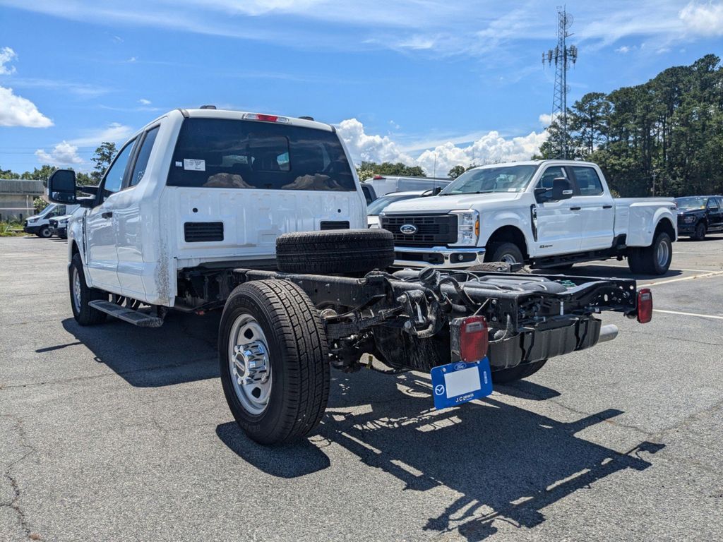 2025 Ford F-350 XL photo 6