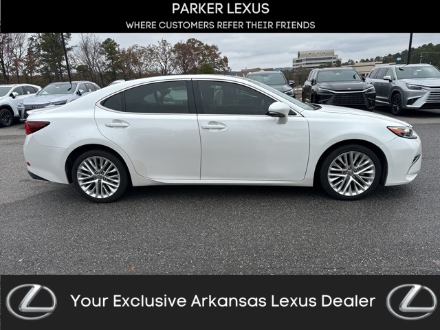 2017 Lexus ES 350's photo