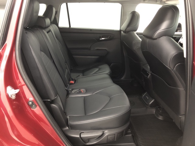 2021 Toyota Highlander XLE photo 27