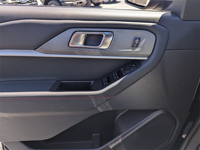 2025 Ford Explorer ST-Line photo 14