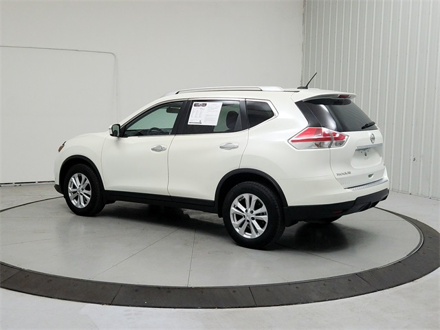 2016 Nissan Rogue SV photo 5