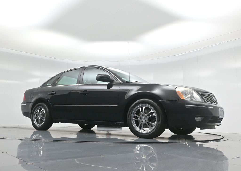 Used 2005 Ford Five Hundred SEL with VIN 1FAFP24175G113954 for sale in Carlsbad, CA