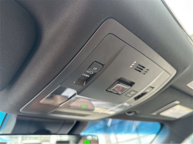 2025 Lexus ES 300h Premium photo 7