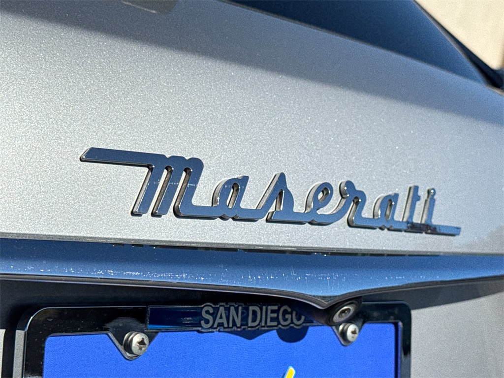 2018 Maserati Levante Base photo 13