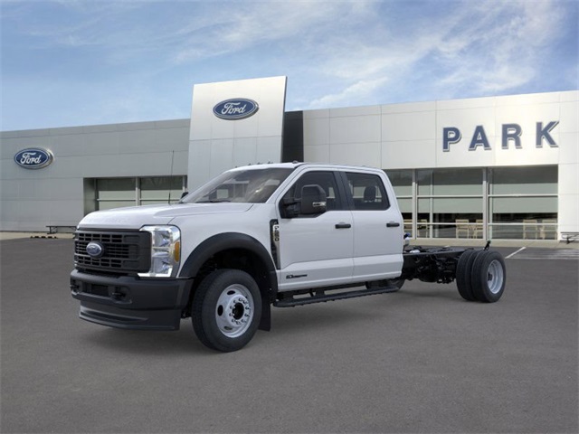 2025 Ford F-550 Super Duty Chassis Cab XL's photo