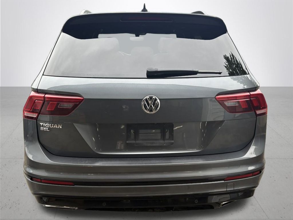 2019 Volkswagen Tiguan SEL R-Line photo 5