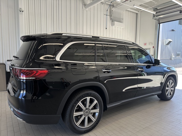 2023 Mercedes Benz GLS 450 4MATIC photo 2