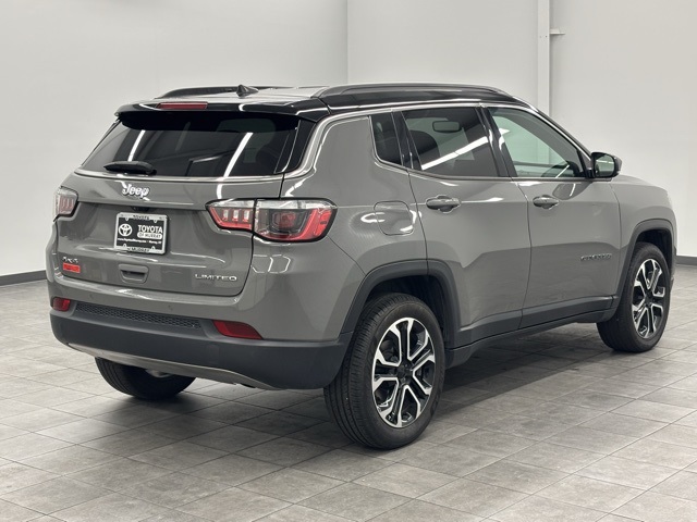 2024 Jeep Compass Limited photo 2