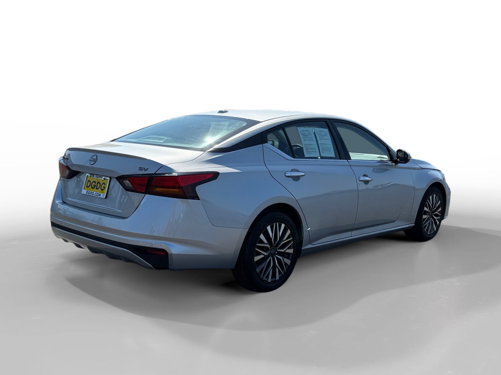 2023 Nissan Altima 2.5 SV photo 5