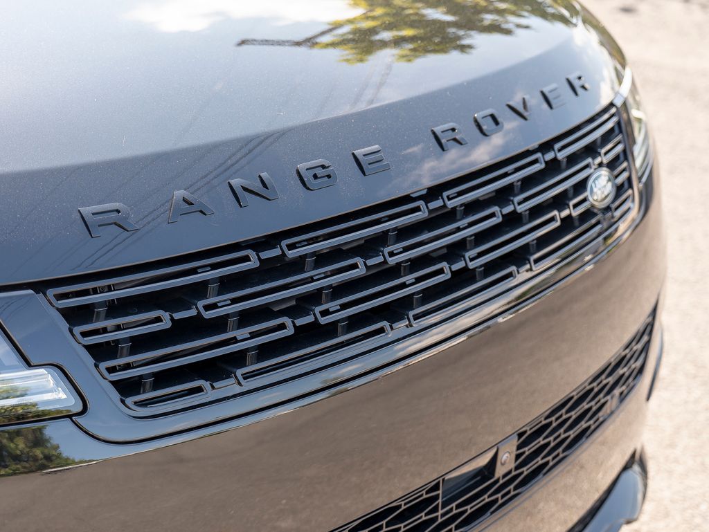 2025 Land Rover Range Rover Sport SE photo 15