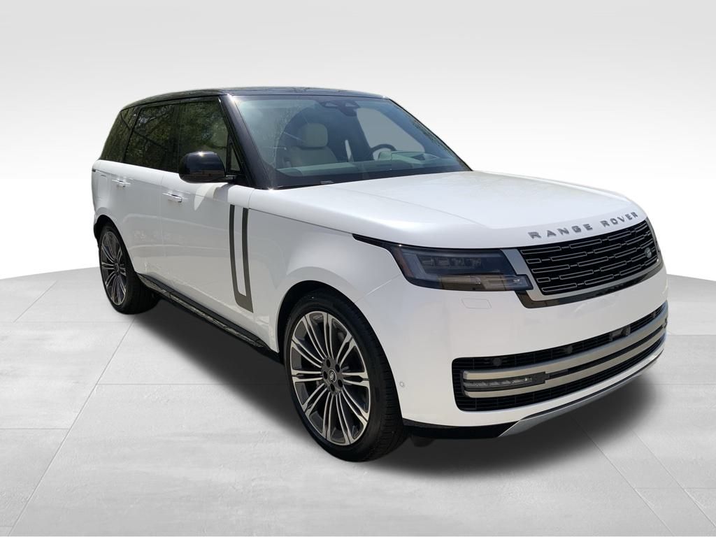 2025 Land Rover Range Rover SE photo 3