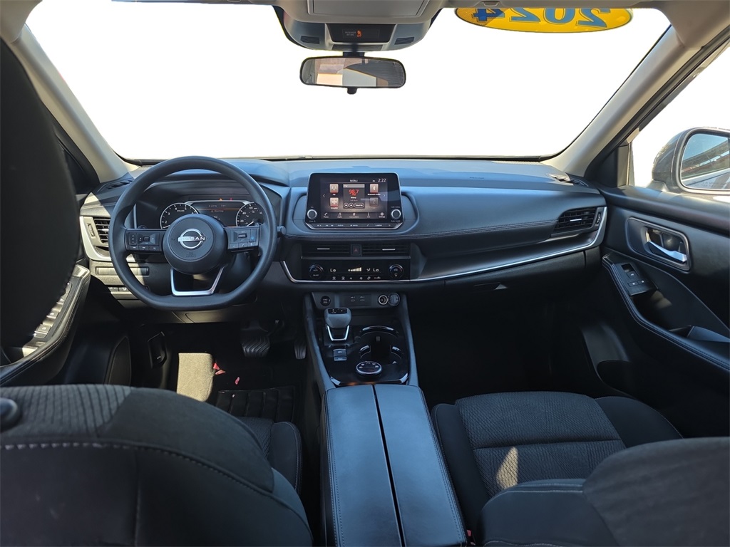 2024 Nissan Rogue SV photo 2