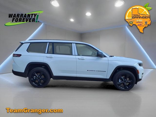 2025 Jeep Grand Cherokee Altitude X photo 2