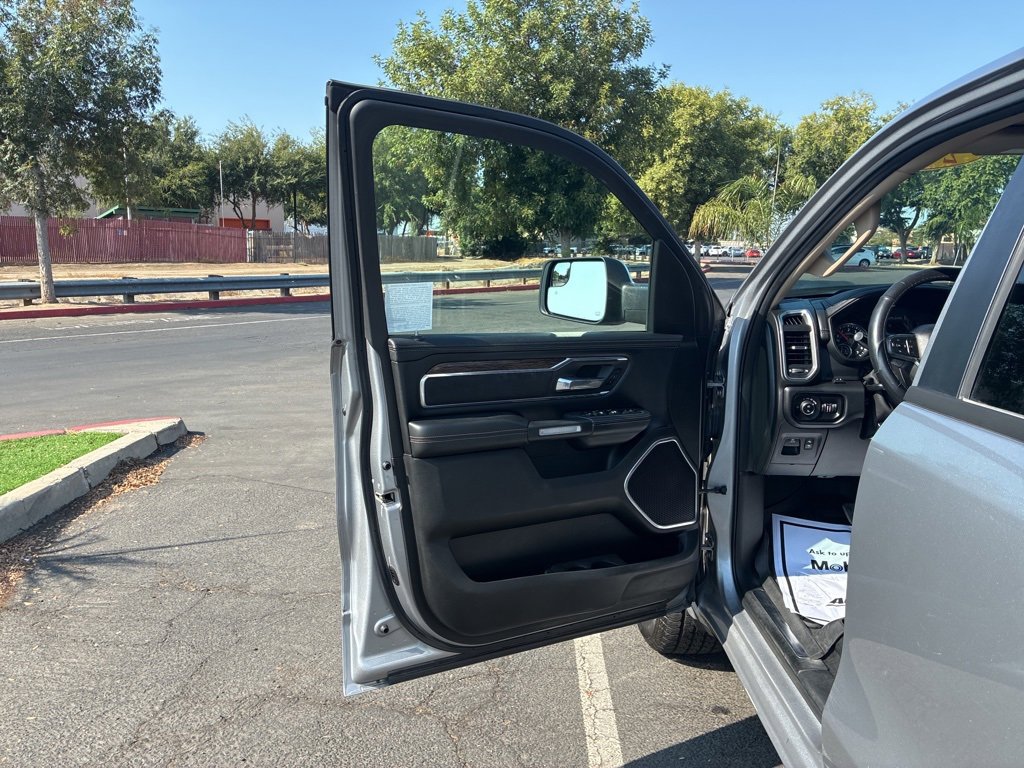 2019 Ram 1500 Laramie photo 12