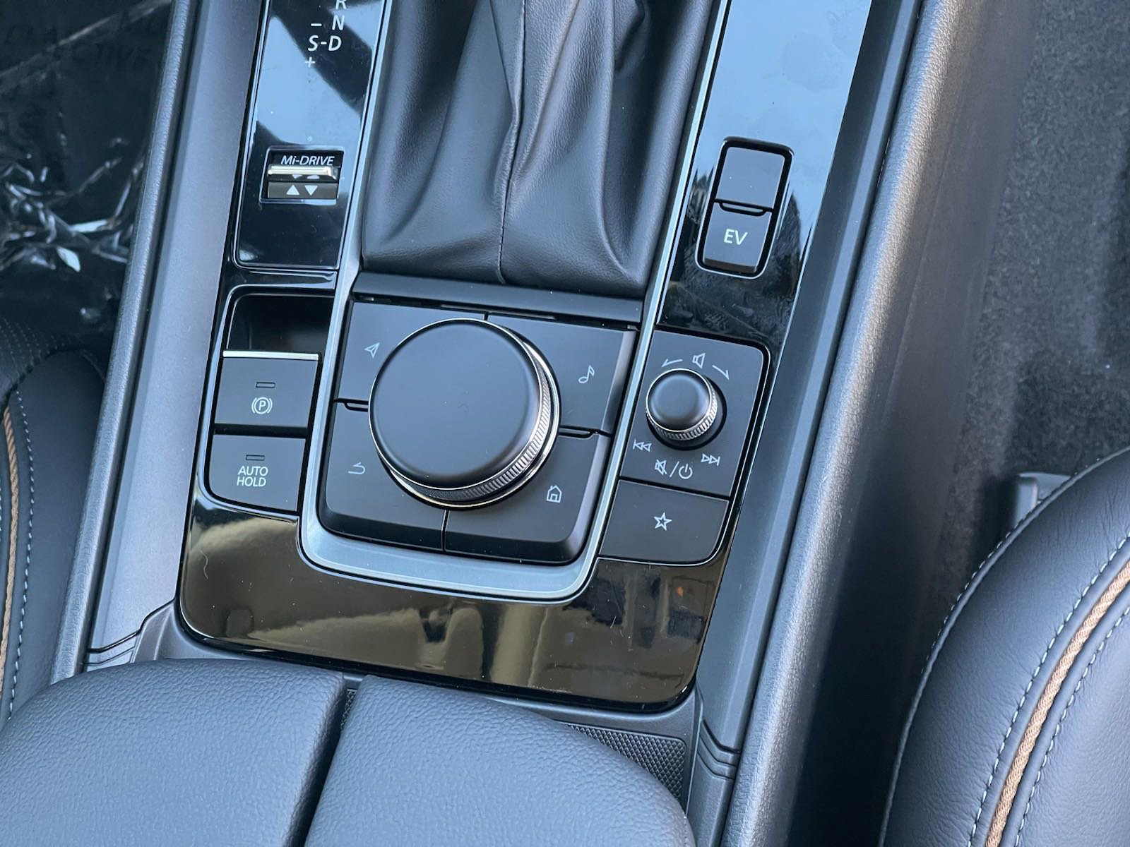 2025 Mazda CX-50 Premium photo 5