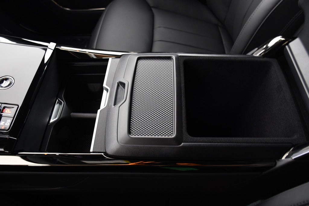 2025 Land Rover Range Rover Sport SE photo 28