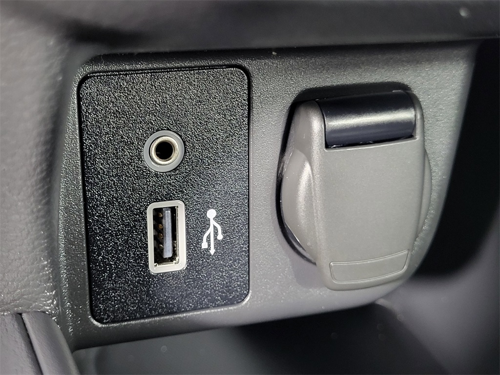 2024 Nissan Versa 1.6 S photo 21