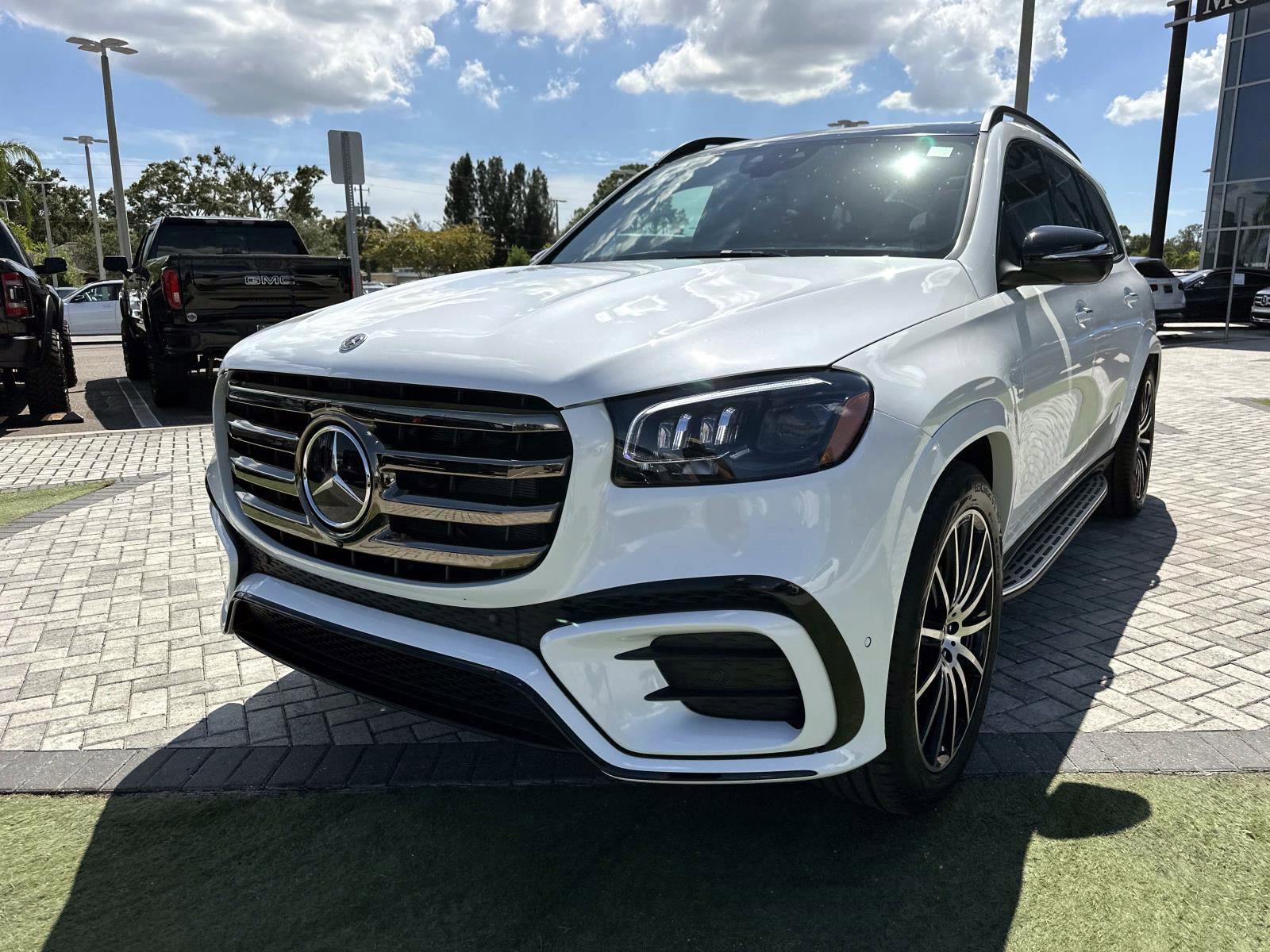 2026 Mercedes Benz GLS 580 4MATIC photo 8