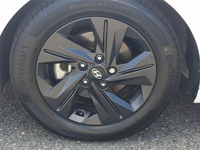 2022 Hyundai Elantra SEL photo 27